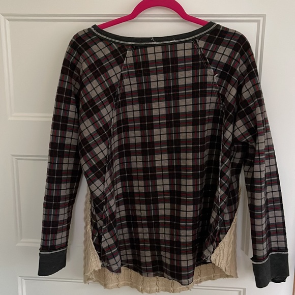 Sweater and soft quilted flannel mixed top mystree size small/M oversized fit - Picture 4 of 4